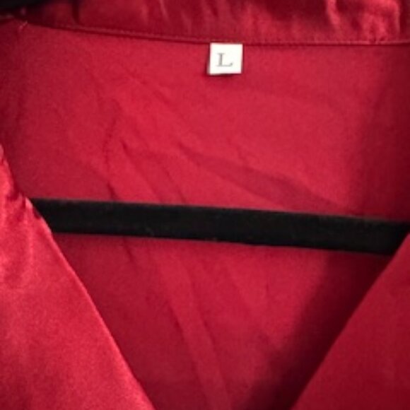 Pijama Satinada Borgoña de 2 Piezas (Burgundy Satin Pajama Set – 2 Piece) - Picture 3 of 16